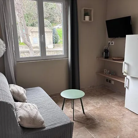Апартаменты La Maison Des Roses 2 Avignon Вильнёв-ле-Авиньон